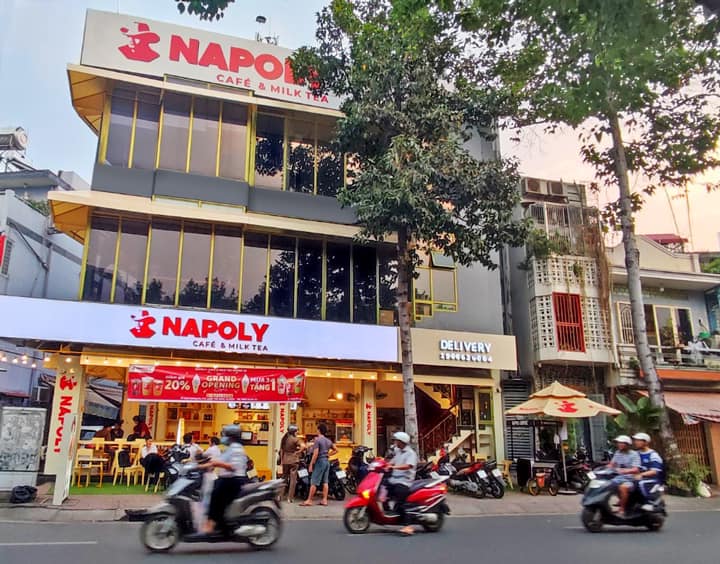 tin-tuc-napoli-tu-tin-mo-quan-cafe-voi-mo-hinh-nhuong-quyen-napoly-cafe-milktea