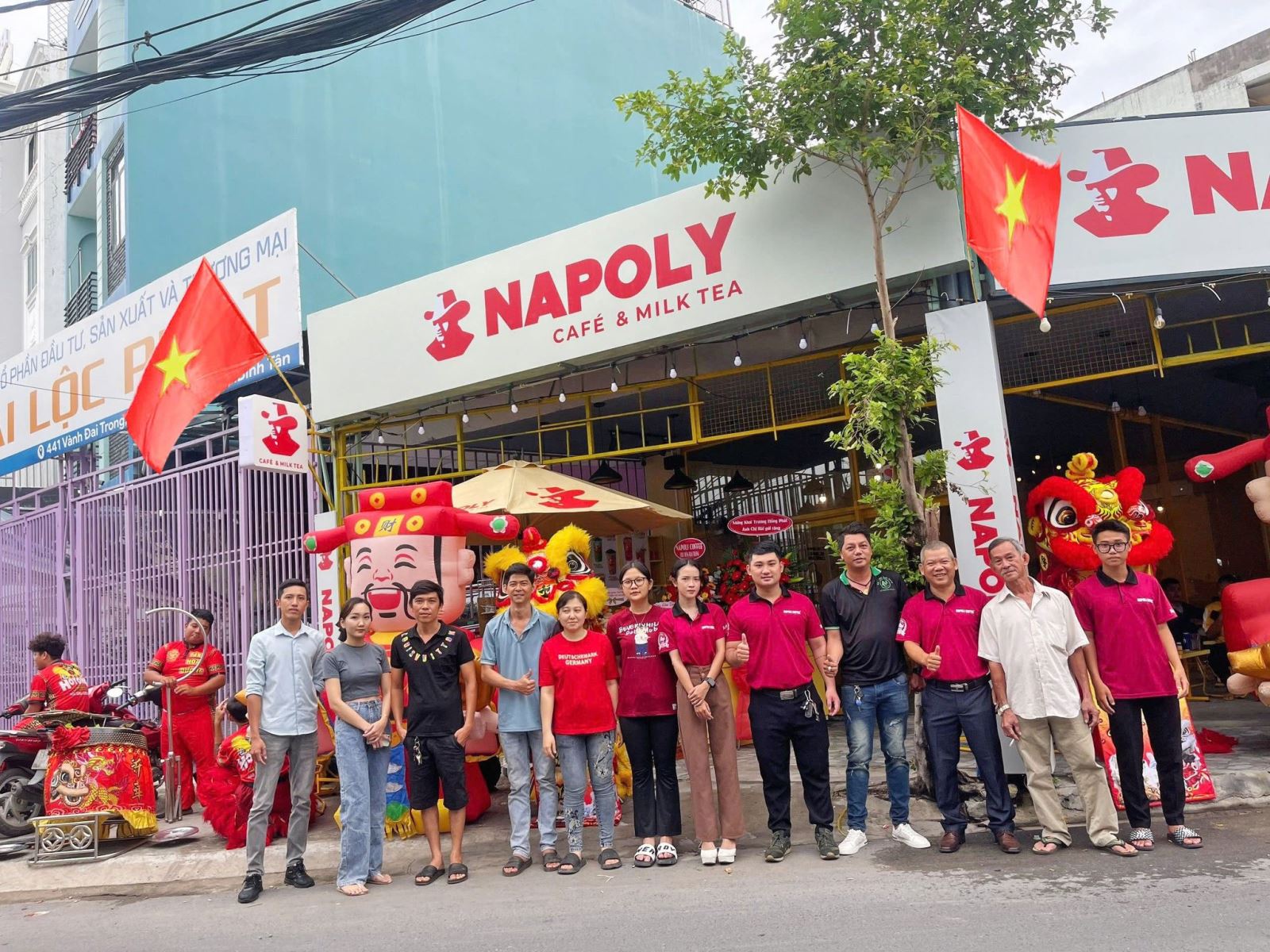 tin-tuc-napoli-kinh-doanh-quan-ca-phe-va-tra-sua-lam-the-nao-de-thu-hut-da-dang-doi-tuong-khach-hang-den-quan-cua-minh
