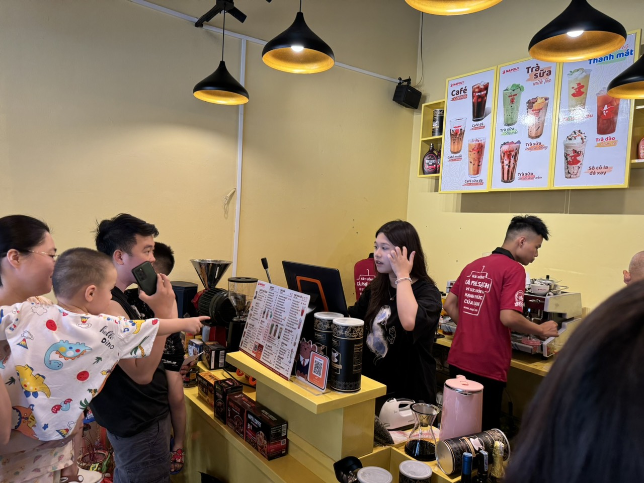 tin-tuc-napoli-tang-doanh-thu-quan-cafe-nho-ung-dung-cong-nghe-hien-dai