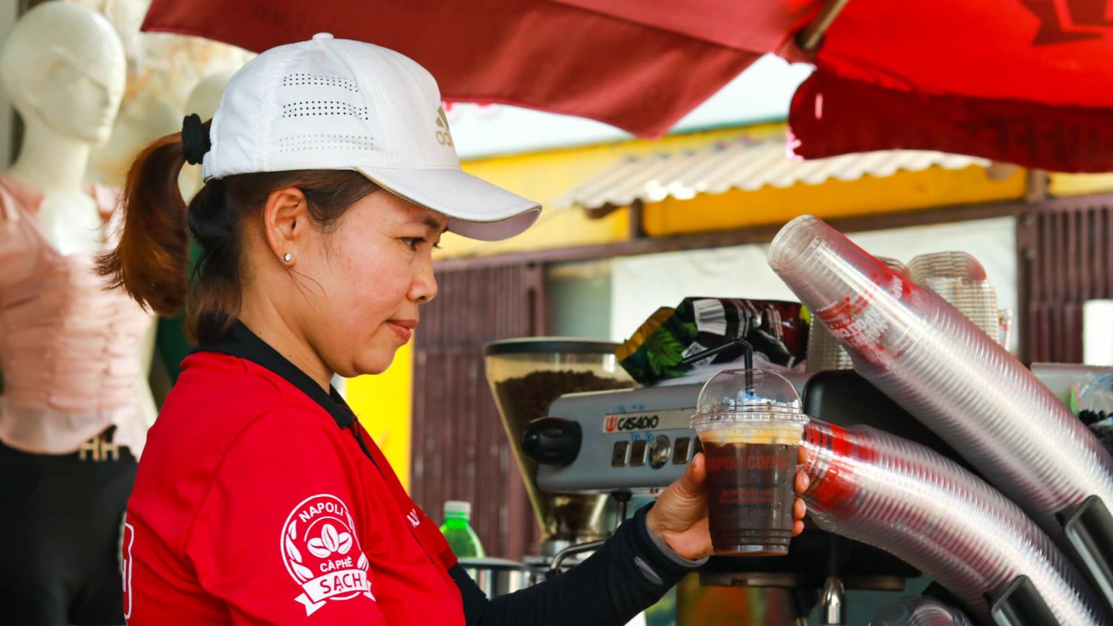 tin-tuc-napoli-nhuong-quyen-napoly-coffee-voi-combo-xe-ca-phe-va-may-pha-chi-249-trieu-dong